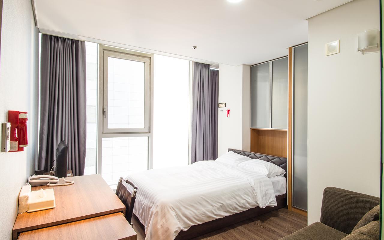 Hotel Arinus Shinchon Seoul Exterior foto