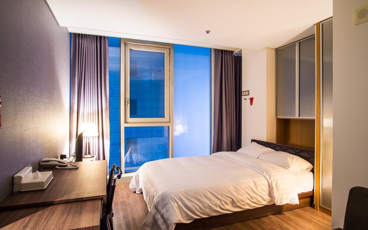 Hotel Arinus Shinchon Seoul Exterior foto