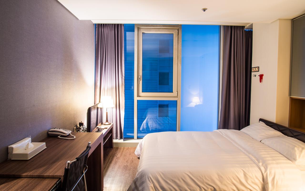 Hotel Arinus Shinchon Seoul Exterior foto