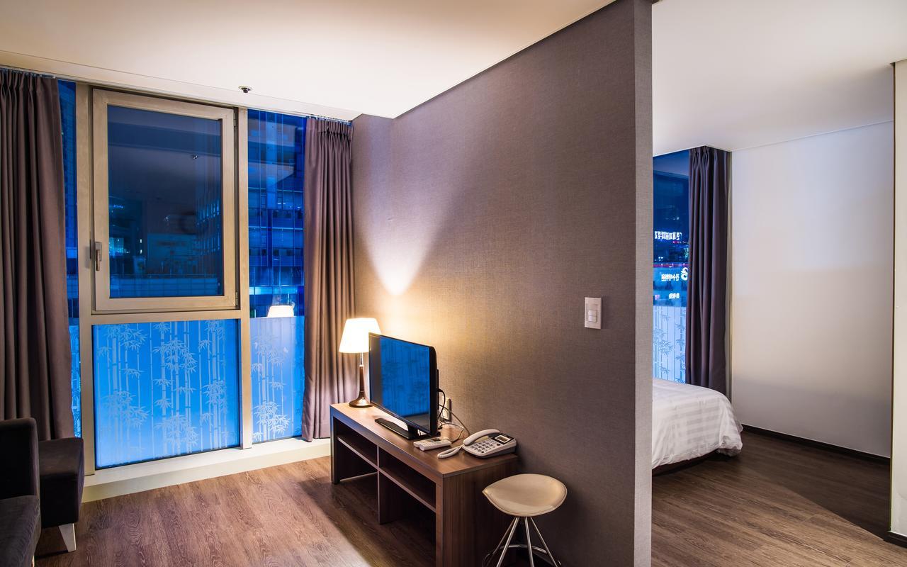 Hotel Arinus Shinchon Seoul Exterior foto