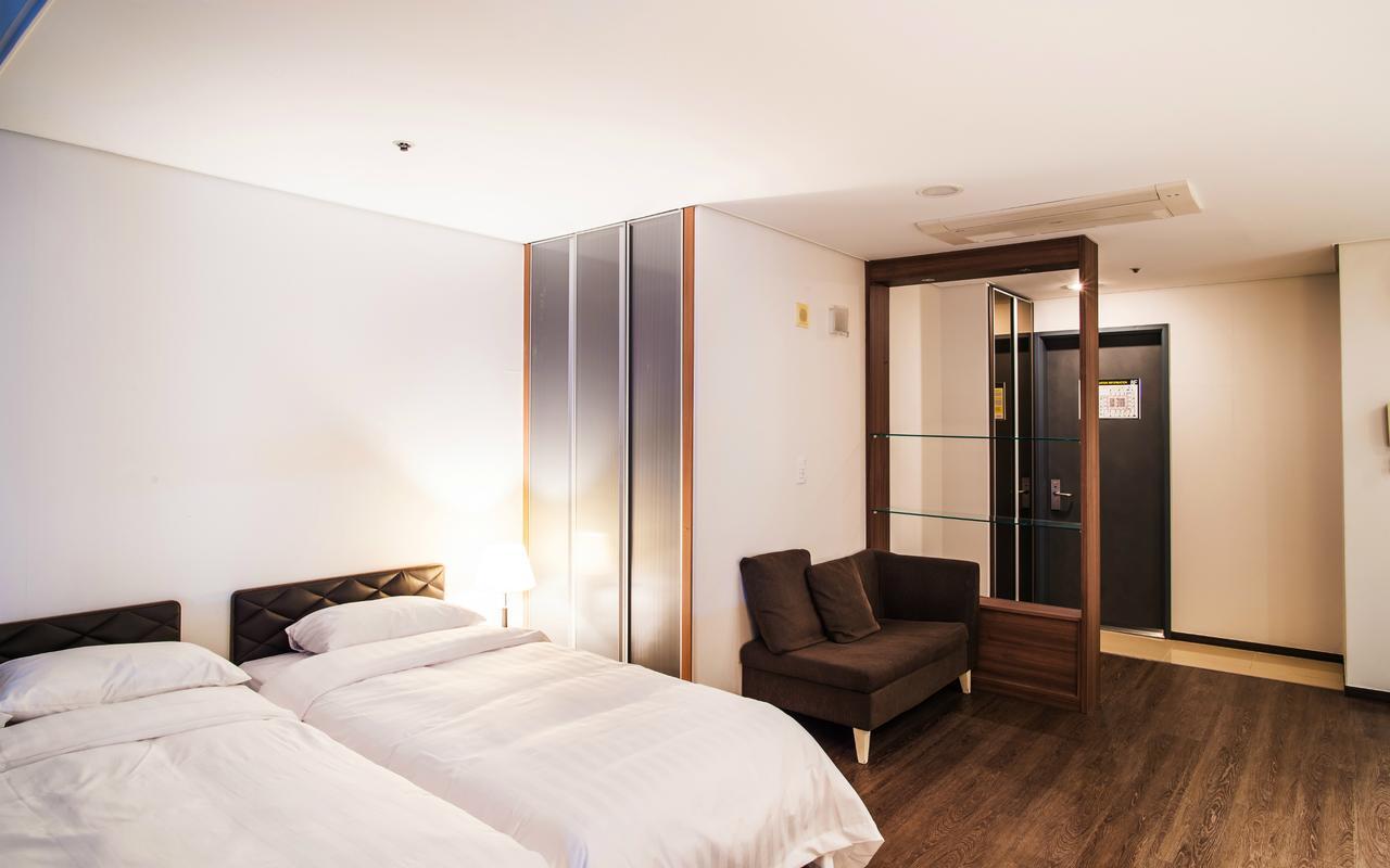 Hotel Arinus Shinchon Seoul Exterior foto